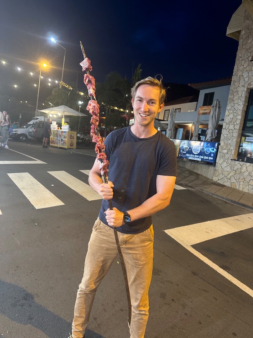 madeira: espetada skewer at night market