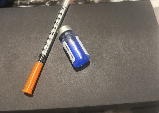 peptides: vial + syringe